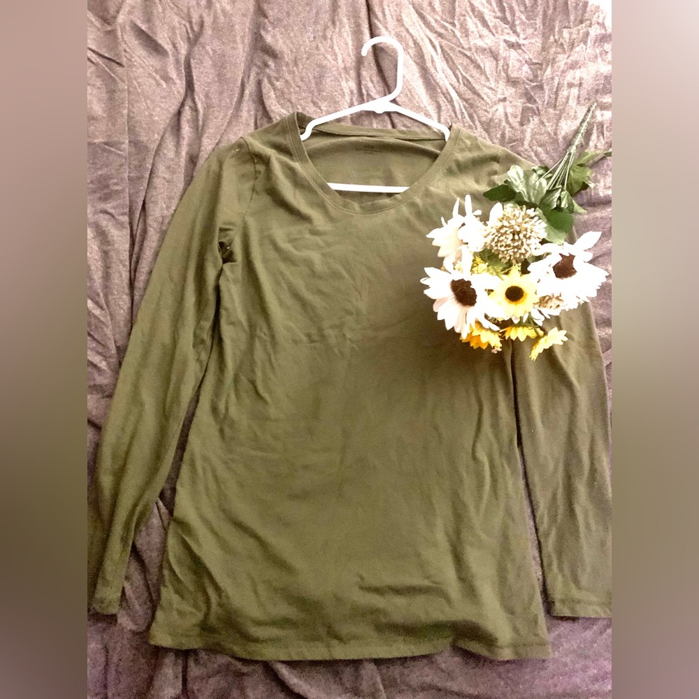 Army green long sleeve shirt,size medium